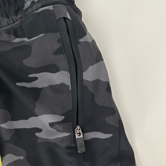 Black Camo Women Shorts - Picture 6 of 6